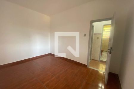 Quarto de casa para alugar com 1 quarto, 60m² em Centro, Duque de Caxias