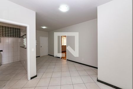 Sala 1 de casa para alugar com 3 quartos, 140m² em Alto Barroca, Belo Horizonte