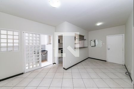 Sala 1 de casa para alugar com 3 quartos, 140m² em Alto Barroca, Belo Horizonte