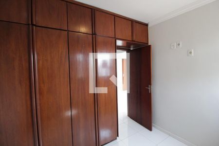 Quarto de apartamento para alugar com 1 quarto, 45m² em Santa Mônica, Uberlândia