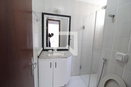 Banheiro Social de apartamento para alugar com 1 quarto, 45m² em Santa Mônica, Uberlândia