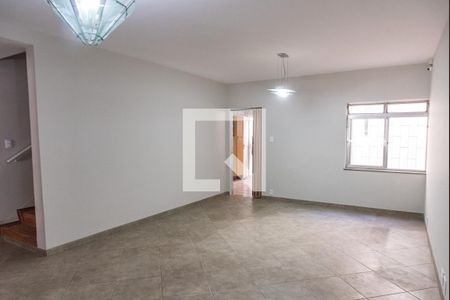 Sala de casa à venda com 3 quartos, 240m² em Vila Monumento, São Paulo