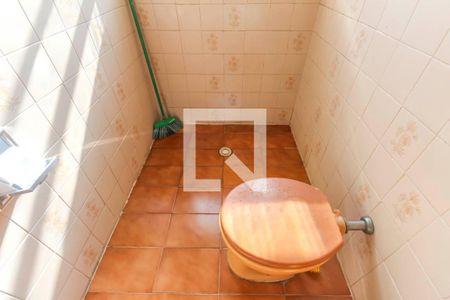 Casa à venda com 200m², 3 quartos e 2 vagas Casa à venda com 200m², 3 quartos e 2 vagasBanheiro 2