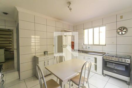 Casa à venda com 200m², 3 quartos e 2 vagas Casa à venda com 200m², 3 quartos e 2 vagasCozinha 1