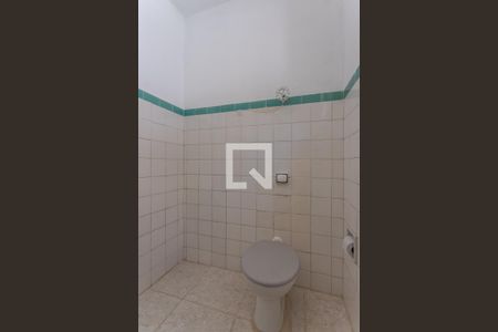 Banheiro de kitnet/studio para alugar com 1 quarto, 29m² em Floresta, Porto Alegre