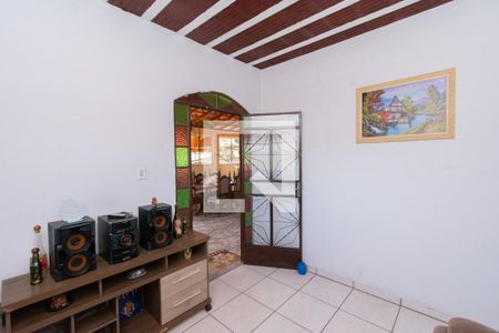 Sala 2 de casa à venda com 6 quartos, 330m² em Milionarios, Belo Horizonte