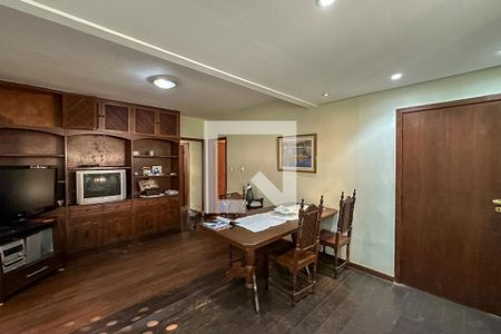 Sala de casa à venda com 3 quartos, 360m² em Serrano, Belo Horizonte