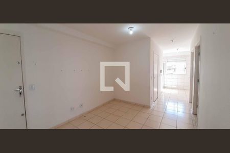 Sala de apartamento à venda com 2 quartos, 50m² em Quitaúna, Osasco