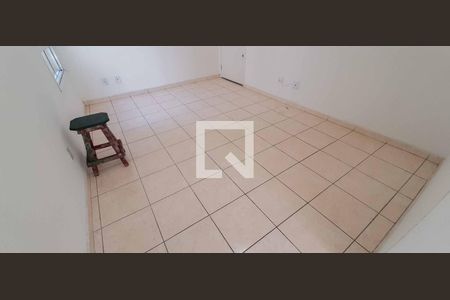 Sala de apartamento para alugar com 2 quartos, 50m² em Quitaúna, Osasco