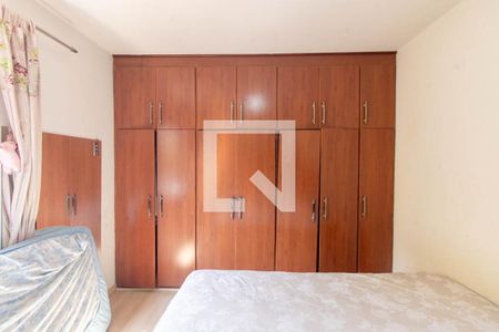 Quarto 2 de casa para alugar com 2 quartos, 35m² em Parolin, Curitiba