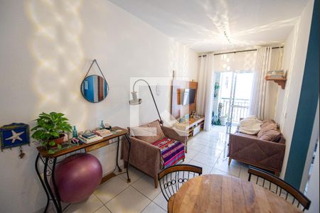 Sala de apartamento para alugar com 2 quartos, 68m² em Areao, Taubaté