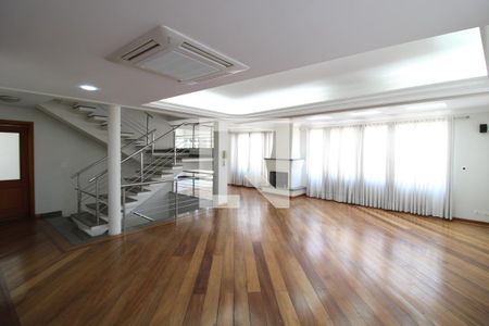 Sala de casa para alugar com 6 quartos, 645m² em Jardim São Bento, São Paulo