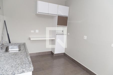 Sala / Cozinha de casa de condomínio para alugar com 1 quarto, 30m² em Jardim Las Vegas, Guarulhos