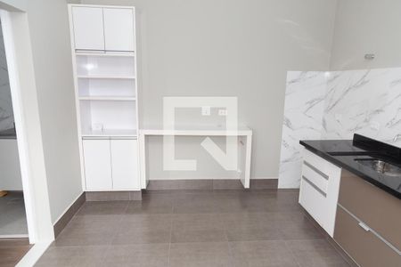 Sala / Cozinha de casa de condomínio para alugar com 1 quarto, 30m² em Jardim Las Vegas, Guarulhos