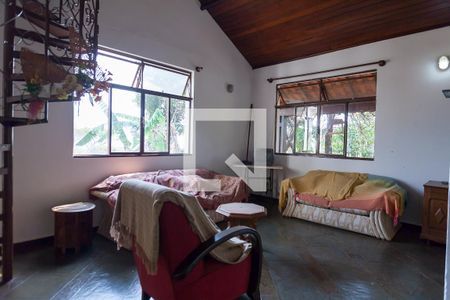 sala de casa de condomínio à venda com 4 quartos, 270m² em Retiro do Chalé, Brumadinho