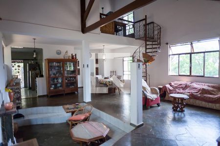 sala de casa de condomínio à venda com 4 quartos, 270m² em Retiro do Chalé, Brumadinho