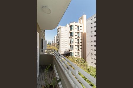 Sacada Sala de apartamento para alugar com 1 quarto, 50m² em Itaim Bibi, São Paulo