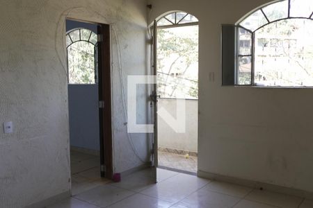 Sala de casa para alugar com 3 quartos, 75m² em Tupi, Belo Horizonte