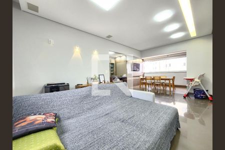 Apartamento à venda com 144m², 4 quartos e 4 vagasSala