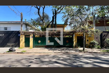 Fachada de casa à venda com 3 quartos, 320m² em Alto de Pinheiros, São Paulo