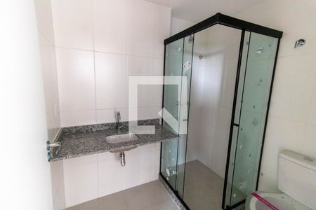 Banheiro de kitnet/studio para alugar com 1 quarto, 39m² em Ingá, Niterói