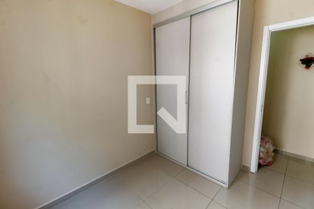 Quarto 2 de apartamento para alugar com 2 quartos, 44m² em Jardim Helga, São Paulo