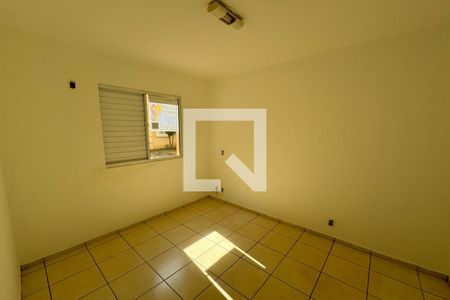 Dormitório 01 de apartamento para alugar com 2 quartos, 47m² em Ipiranga, Ribeirão Preto