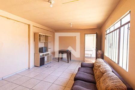 Sala de TV de casa para alugar com 6 quartos, 300m² em Bacacheri, Curitiba