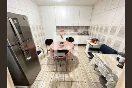 Casa à venda com 3 quartos, 180m² em Vila Dionisia, São Paulo