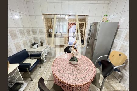 Casa à venda com 3 quartos, 180m² em Vila Dionisia, São Paulo