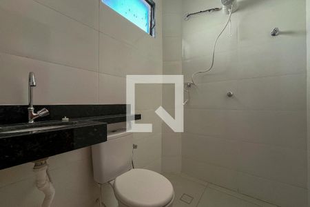 Banheiro de apartamento à venda com 2 quartos, 60m² em Serrano, Belo Horizonte