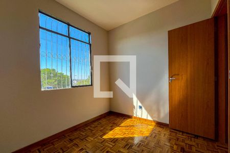 Quarto  de apartamento à venda com 2 quartos, 60m² em Serrano, Belo Horizonte