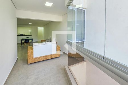 Sala de apartamento para alugar com 3 quartos, 98m² em Jardim Virginia, Guarujá