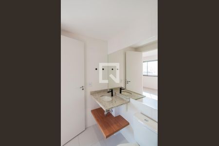 Banheiro de kitnet/studio à venda com 1 quarto, 25m² em Pinheiros, São Paulo