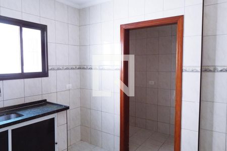 Cozinha de casa de condomínio para alugar com 2 quartos, 70m² em Vila Voturuá, São Vicente