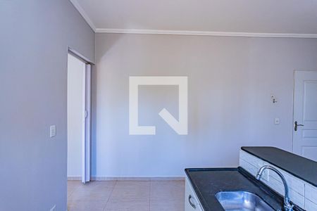 Sala e cozinha de casa para alugar com 1 quarto, 40m² em Vila Sao Vicente, São Paulo