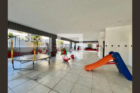 Apartamento à venda com 146m², 3 quartos e 2 vagas Apartamento à venda com 146m², 3 quartos e 2 vagasÁrea comum - Playground