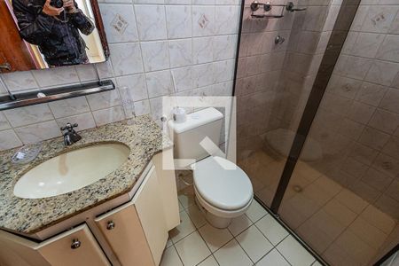 Banheiro de apartamento à venda com 2 quartos, 52m² em Castelo, Belo Horizonte