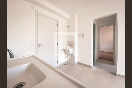 Cozinha de apartamento para alugar com 2 quartos, 32m² em Jardim Celeste, São Paulo