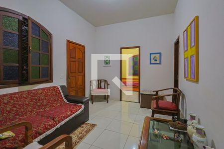 Sala de casa à venda com 5 quartos, 162m² em Floresta, Belo Horizonte