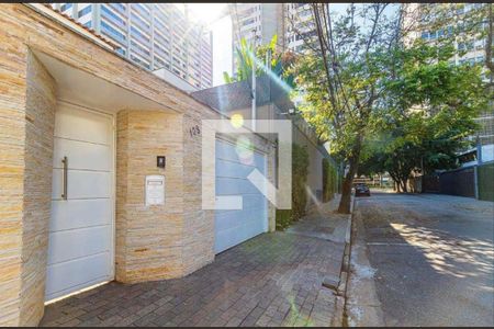 Casa à venda com 4 quartos, 220m² em Jardim Paulistano, São Paulo