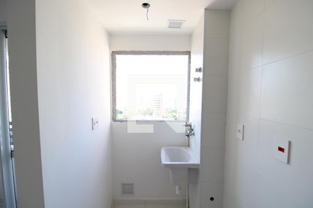 Sala / Cozinha / Área de Serviço de apartamento à venda com 2 quartos, 42m² em Vila Paulicéia, São Paulo