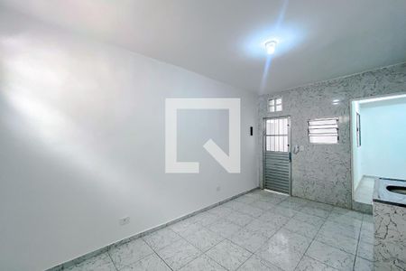 Sala de casa para alugar com 1 quarto, 40m² em Parque Sevilha, São Paulo