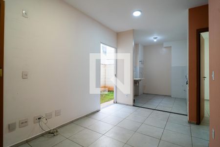 Sala de apartamento para alugar com 2 quartos, 70m² em Caguaçu, Sorocaba