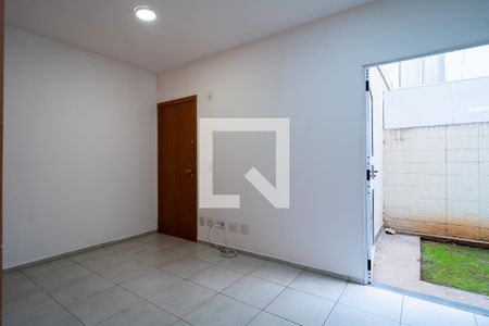 Sala de apartamento para alugar com 2 quartos, 70m² em Caguaçu, Sorocaba