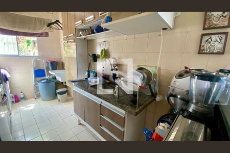 Cozinha de apartamento à venda com 2 quartos, 50m² em Nova Gameleira, Belo Horizonte