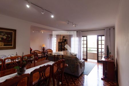 Sala de casa à venda com 3 quartos, 300m² em Jardim Avelino, São Paulo