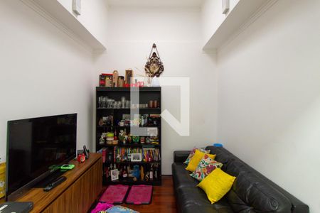 Sala de TV de casa à venda com 3 quartos, 300m² em Jardim Avelino, São Paulo