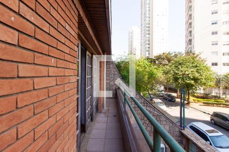 Varanda de casa à venda com 3 quartos, 300m² em Jardim Avelino, São Paulo