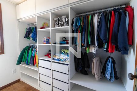 Casa à venda com 314m², 3 quartos e 3 vagas Casa à venda com 314m², 3 quartos e 3 vagasCloset do quarto 1